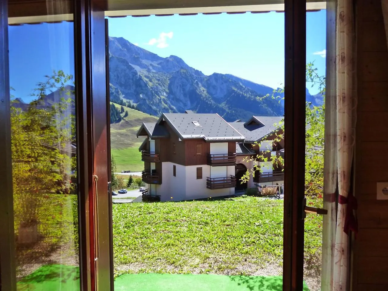 Mont Blanc Soleil E-2 Apartment Manigod