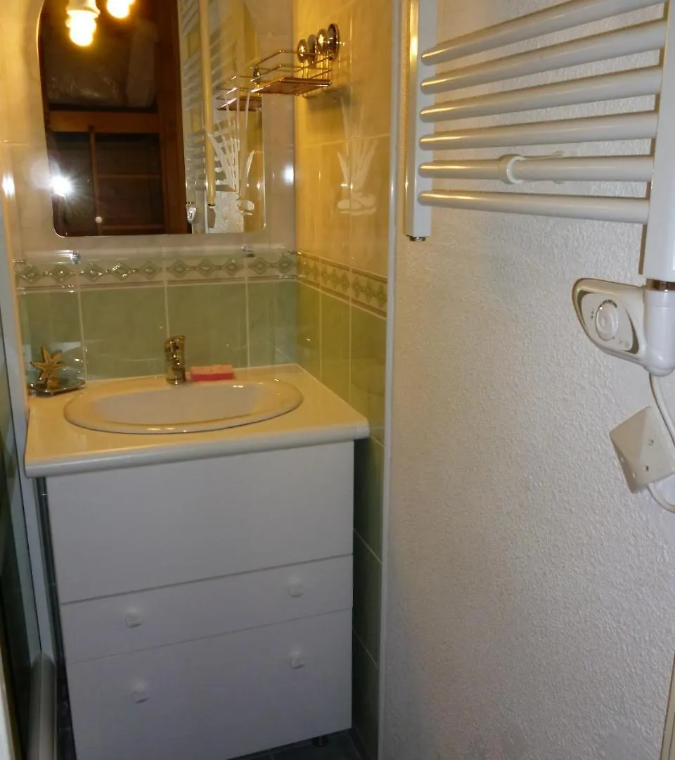 Mont Blanc Soleil E-2 Apartment Manigod